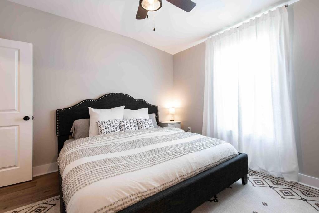 Newly Renovated 3 Bedroom Shelby Park Home **Free Parking** Louisville Bagian luar foto