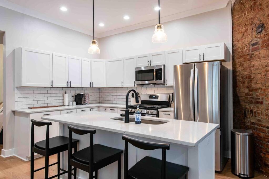 Newly Renovated 3 Bedroom Shelby Park Home **Free Parking** Louisville Bagian luar foto