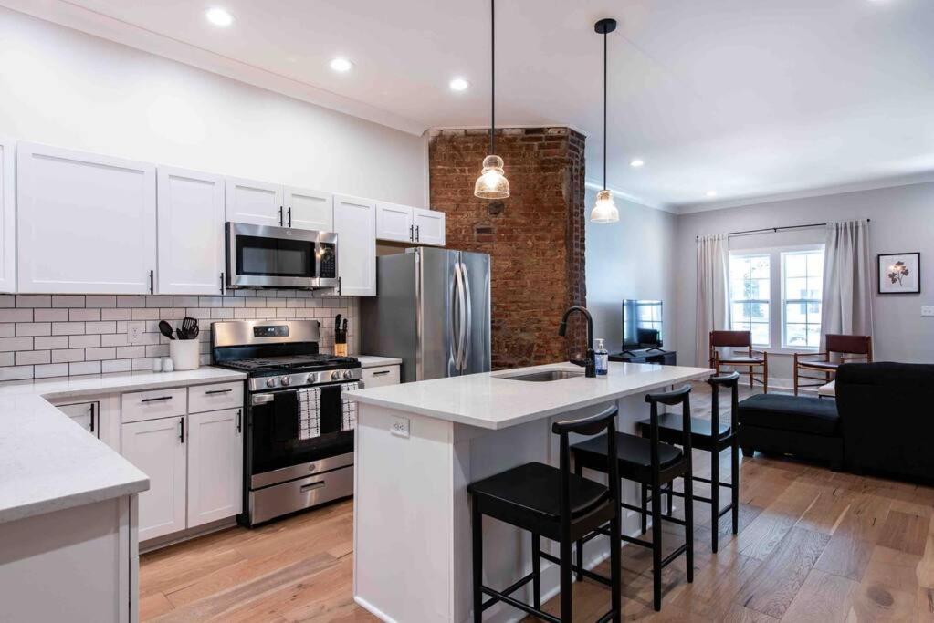 Newly Renovated 3 Bedroom Shelby Park Home **Free Parking** Louisville Bagian luar foto